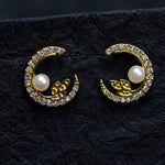 Load image into Gallery viewer, Classic Pearl Earrings