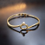 Load image into Gallery viewer, Elegant Essentials Pearl Bracelet