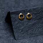 Load image into Gallery viewer, Classic Vintage Pearl Studs
