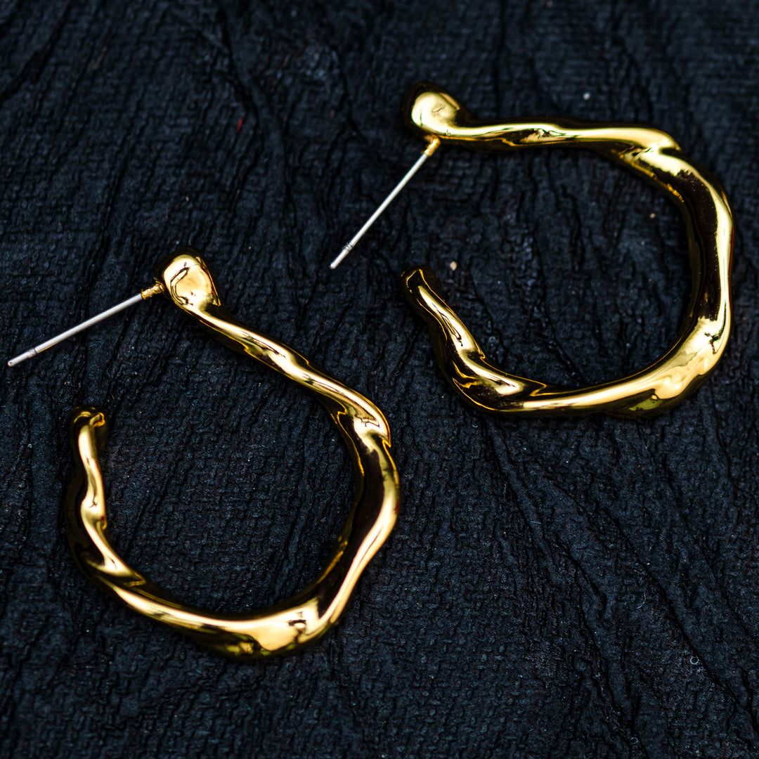 Chic Twist Trendy Hoops