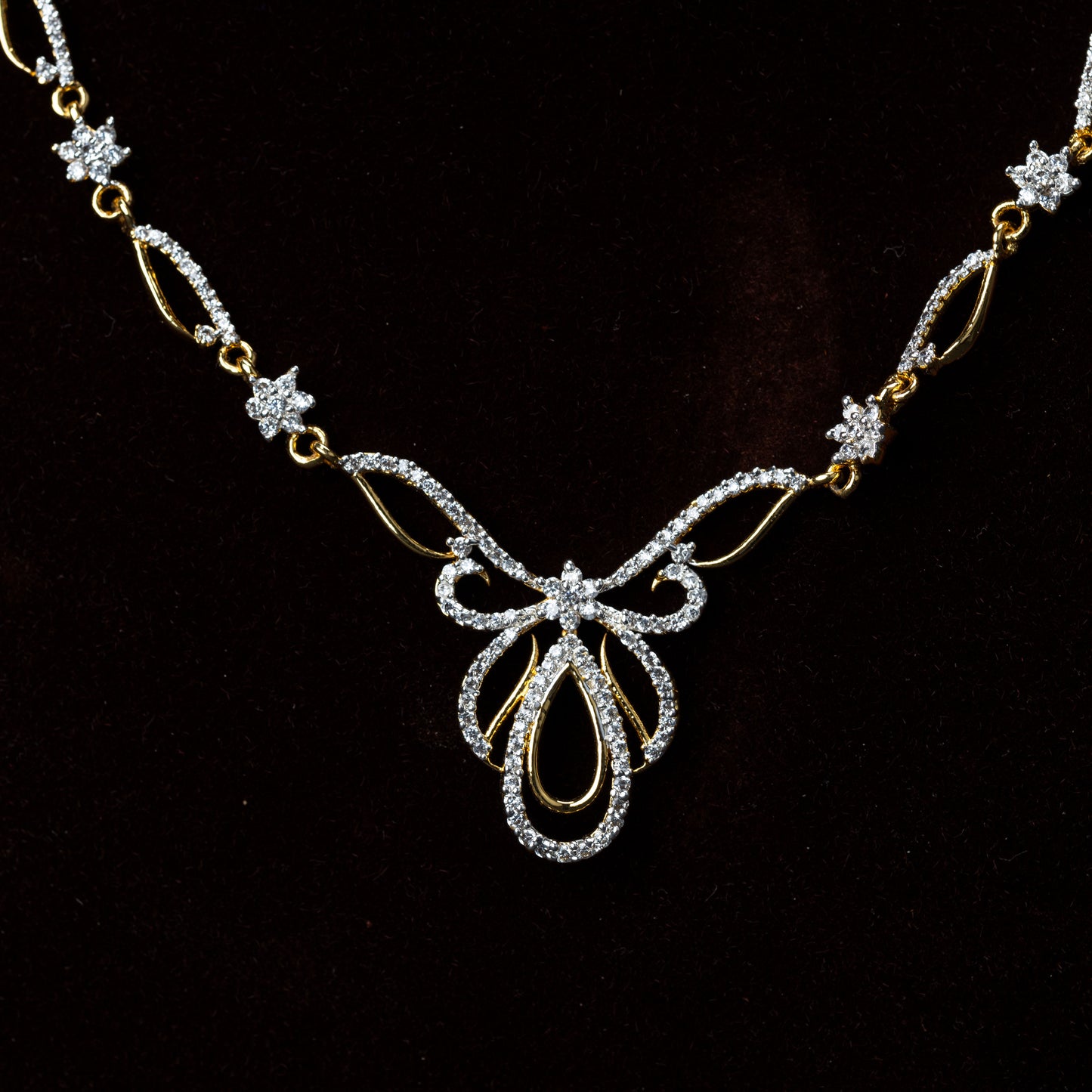 Gold Ribbon Necklace Set
