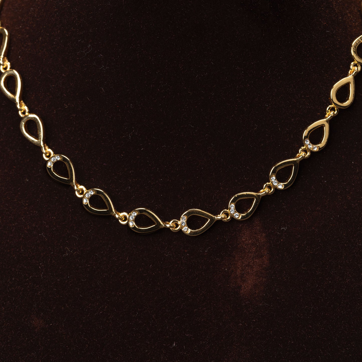 Infinity Loops Necklace Set