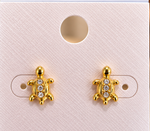 Load image into Gallery viewer, Turtle Design Gold Stone Earrings